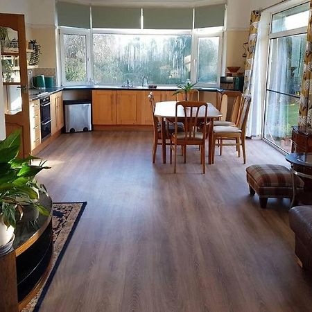 4 Bedroom Country Home Бристоль Экстерьер фото