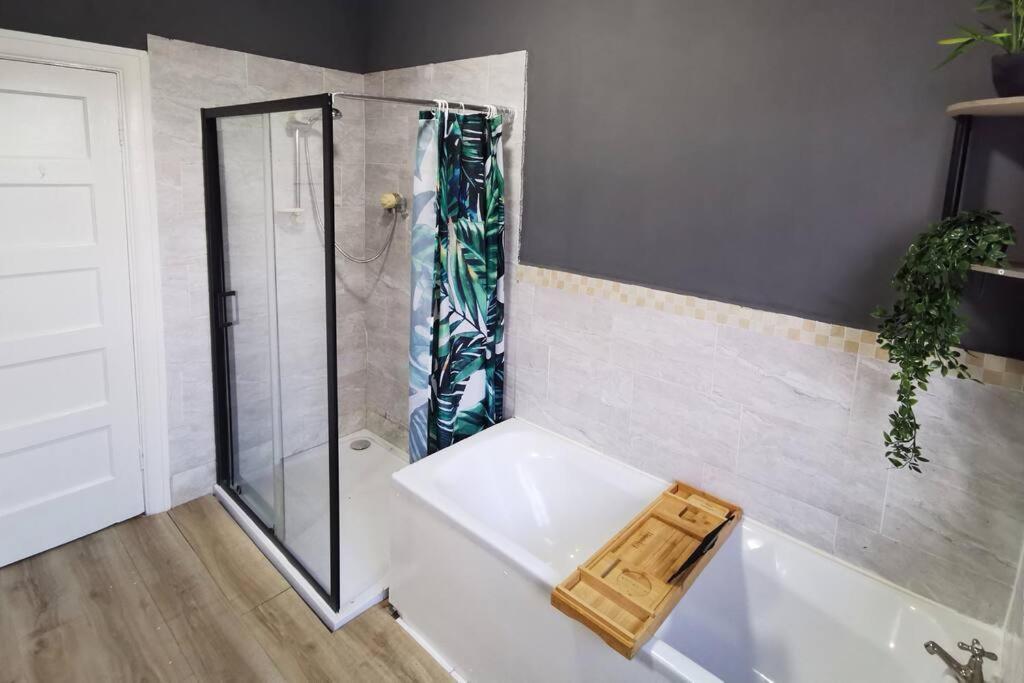 4 Bedroom Country Home Бристоль Экстерьер фото