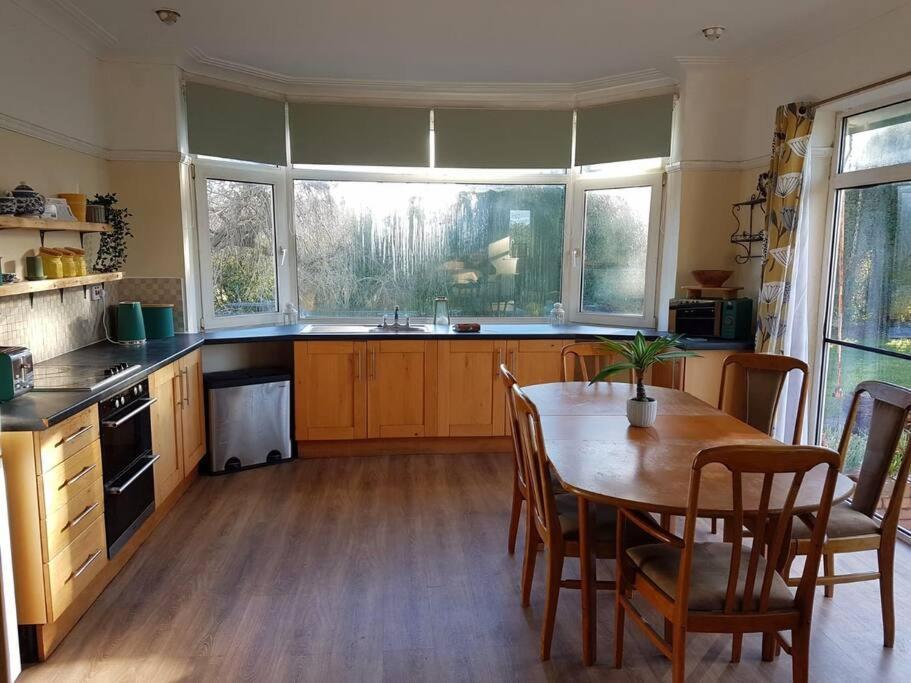4 Bedroom Country Home Бристоль Экстерьер фото