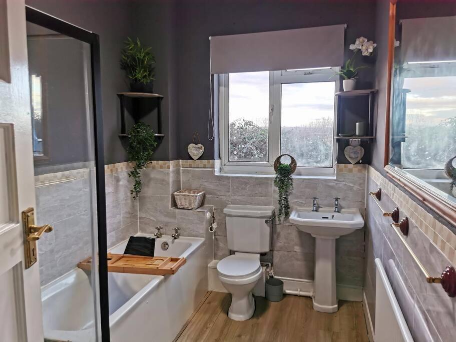 4 Bedroom Country Home Бристоль Экстерьер фото